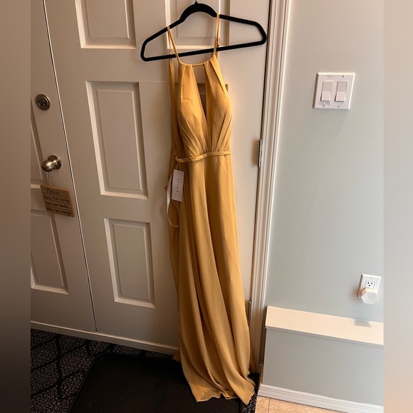 Bridesmaid beautiful buttercream dress - Picture 4 of 8